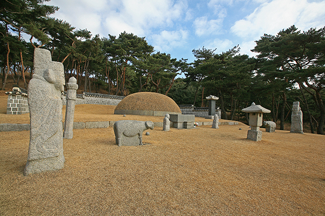 충무공이순신기념관에 전시된 《난중일기》