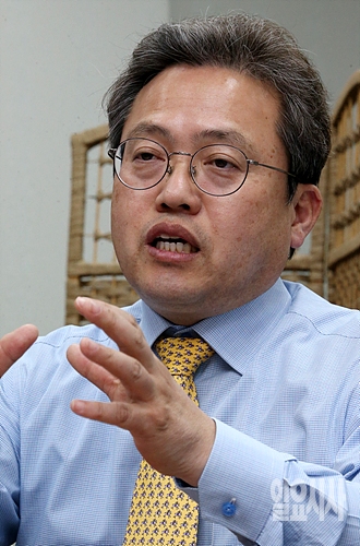 <일요시사>와 인터뷰 갖는 송기헌 더불어민주당 의원