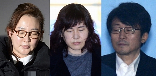 (사진 왼쪽부터) 박채윤 와이제이콥스메디칼 대표, 이인성 이화여대 의류산업학과 교수, 류철균 이화여대 디지털미디어학부 교수