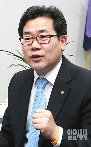 <일요시사>와 인터뷰 갖는 박찬대 더불어민주당 의원