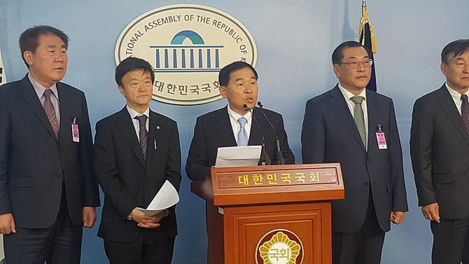 기자회견 갖는 국민의당 선거대책위원회 황주홍 지역균형발전위원장