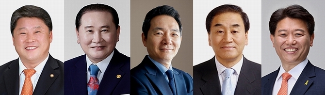 (사진 왼쪽부터)새누리당 조원진·경제애국당 오영국·국민대통합당 장성민·늘푸른당 이재오·민중연합당 김선동 대선후보 <사진=중앙선관위>