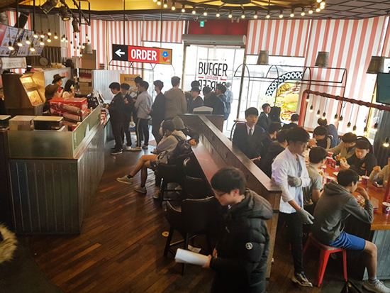 토니버거 청담점 매장