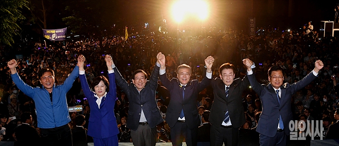 문재인정부는 26위로 추락해 있는 국가경쟁력을 끌어올리겠다는 공약을 내놨다.