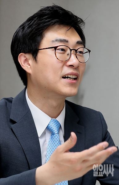 <일요시사>와 인터뷰 갖는 장경태 더불어민주당 전국청년위원회 부위원장