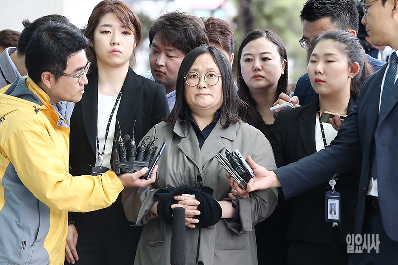 7일, 취재진 앞에 모습 드러낸 유병언의 장녀 섬나씨