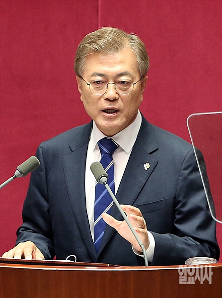 국회 시정연설하는 문재인 대통령 <사진=사진공동취재단>