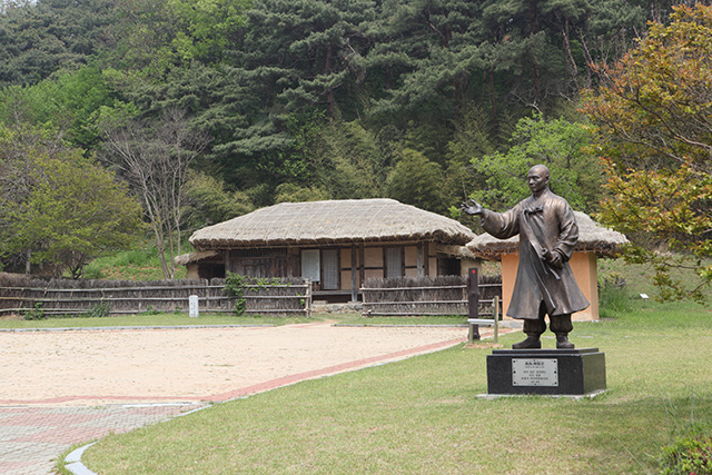 독립운동가이자 시인 한용운 선생의 생가지