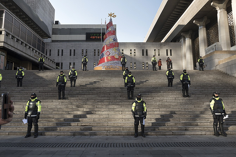 비상국가 State of Emergency #CDM2802, 잉크젯 안료프린트, 가변크기, 2013