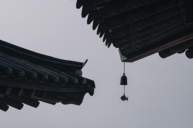 정방사 처마에 달린 풍경