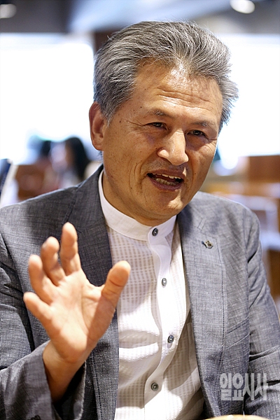 <일요시사>와 인터뷰 갖는 제18대 대선 선거무효 소송인단 김필원 공동대표