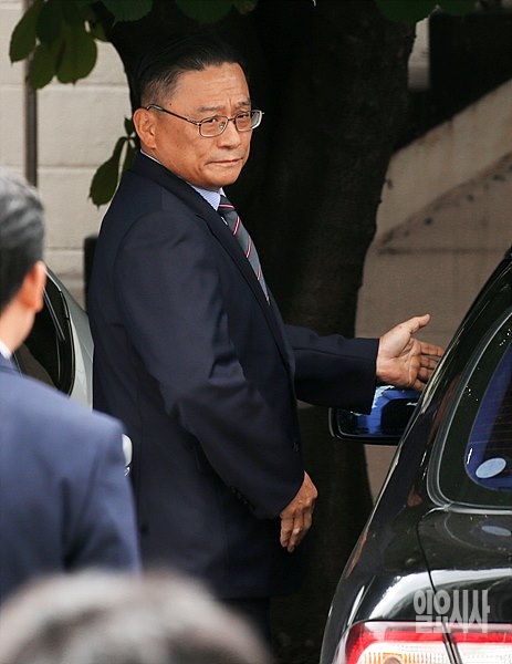 군검찰 소환에 출두하는 박찬주 육군 제2작전사령관 <사진=사진공동취재단>