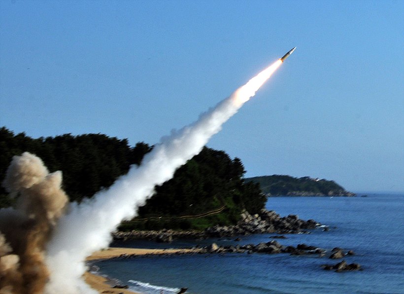 발사되는 ICBM
