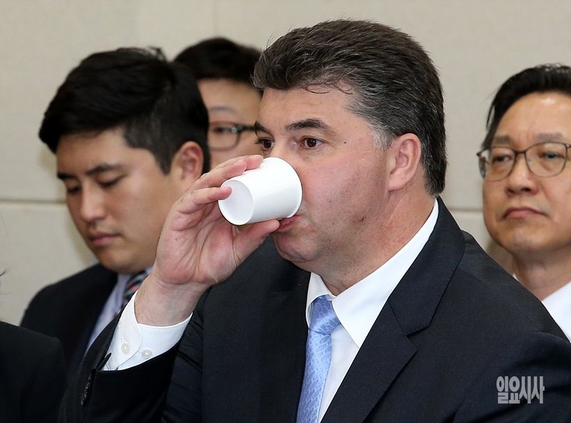카허 카젬 한국GM 사장