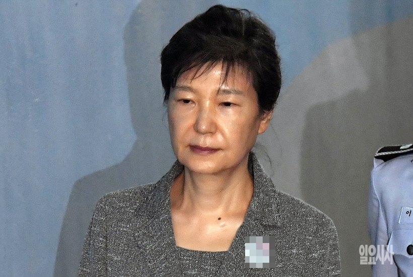 법정 출석하는 박근혜 전 대통령 <사진=사진공동취재단>