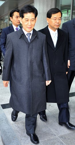 BBK 주가조작사건, 도곡동 땅 실소유 의혹, 다스 의혹 등에 대해 무혐의 결론을 내렸던 정호영 특별검사