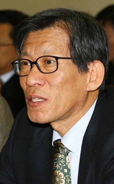 유홍준 명지대 교수