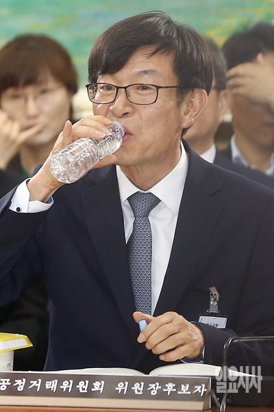 목타는 김상조 공정거래위워장