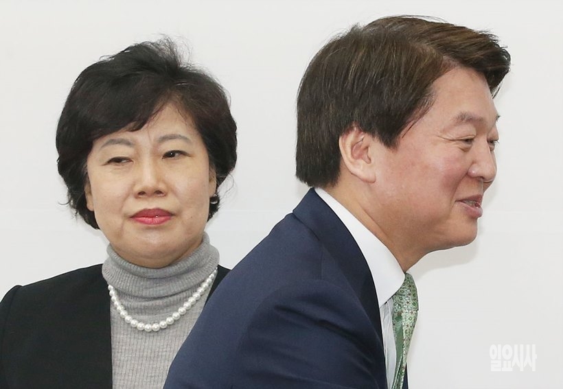 안철수 국민의당 대표와 조배숙 민주평화당 대표