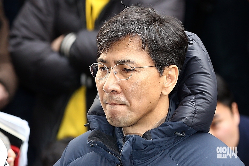 서부지검 출두 중인 안희정 전 충남도지사