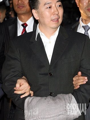 'BBK 주가조작사건'의 핵심 인물로 꼽히는 김경준씨