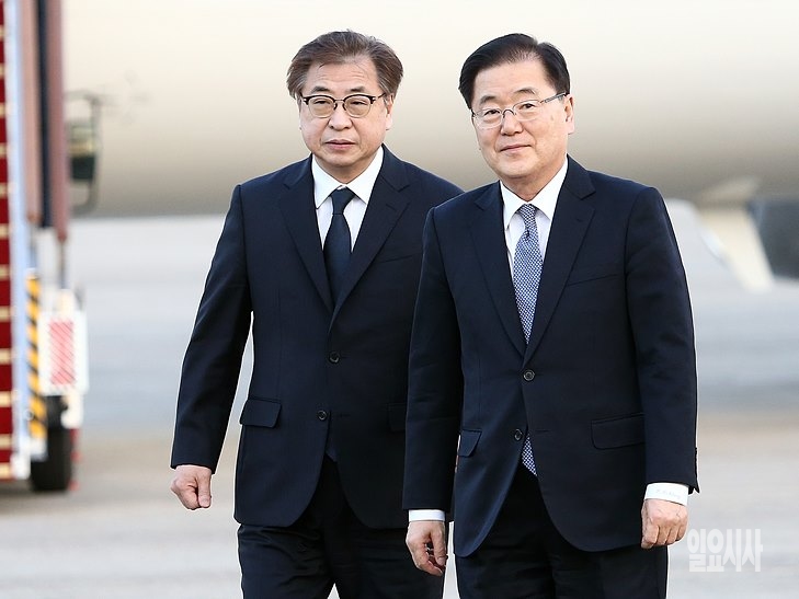 대북 특사로 나선 정의용 국가안보실장(사진 왼쪽)과 서훈 국가정보원장 <사진=사진공동취재단>