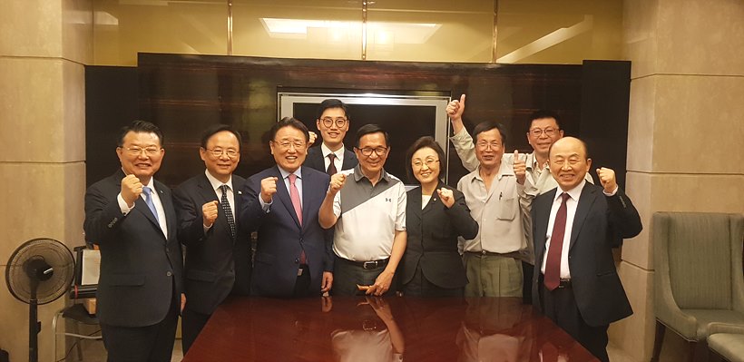 천슈벤 전 총통과 21ESRI 이사들과의 회담