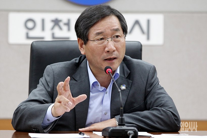 ‘현역 프리미엄’을 갖고 있는 유정복 인천시장
