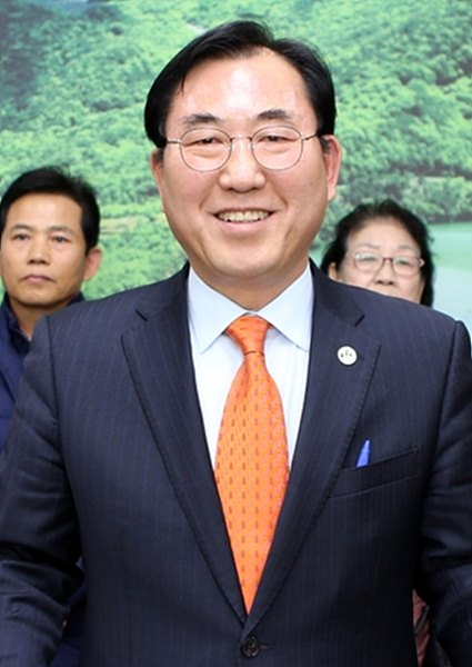나용찬 괴산군수