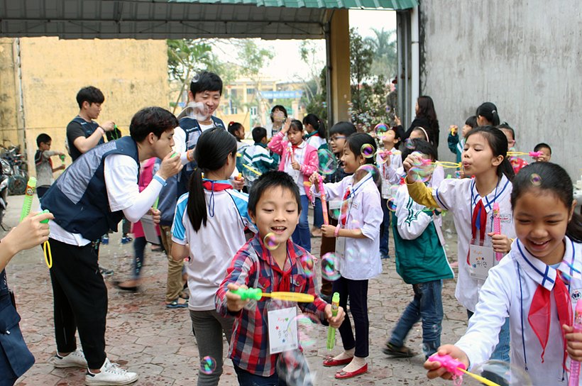 베트남 지역 학교 교육 해외 봉사하고 있는 삼천리그룹