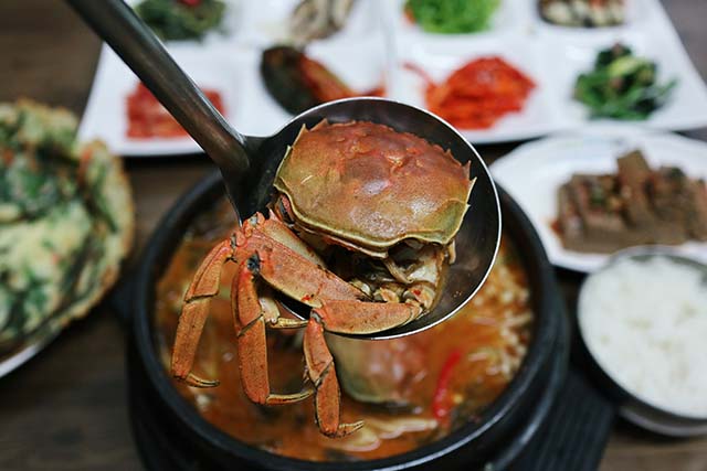 곡성 최고의 맛으로 꼽히는 참게탕