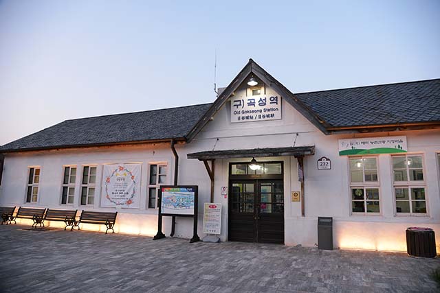 근대 문화유산으로 지정된 구 곡성역사는 1933년에 지어졌다.