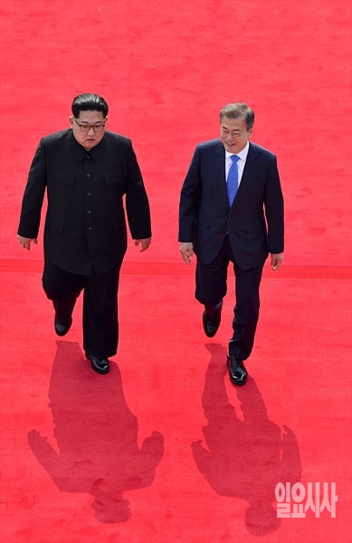 함께 이동하는 남북 두 정상 <사진=한국사진공동취재단>