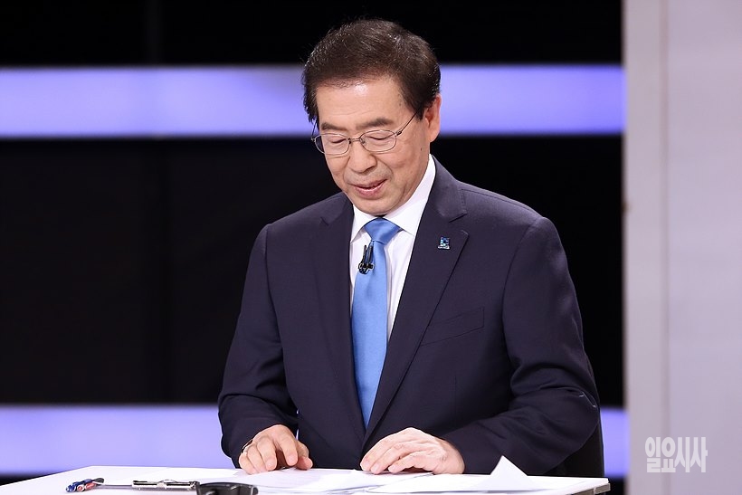 KBS 서울시장 후보 방송토론회 참석한 박원순 더불어민주당 후보 <사진=국회사진취재단>