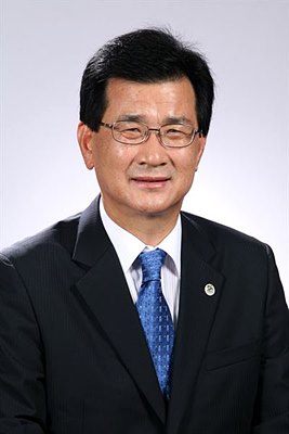 8전 전승 불패신화에 빛나는 더불어민주당 소속 이시종 충북지사