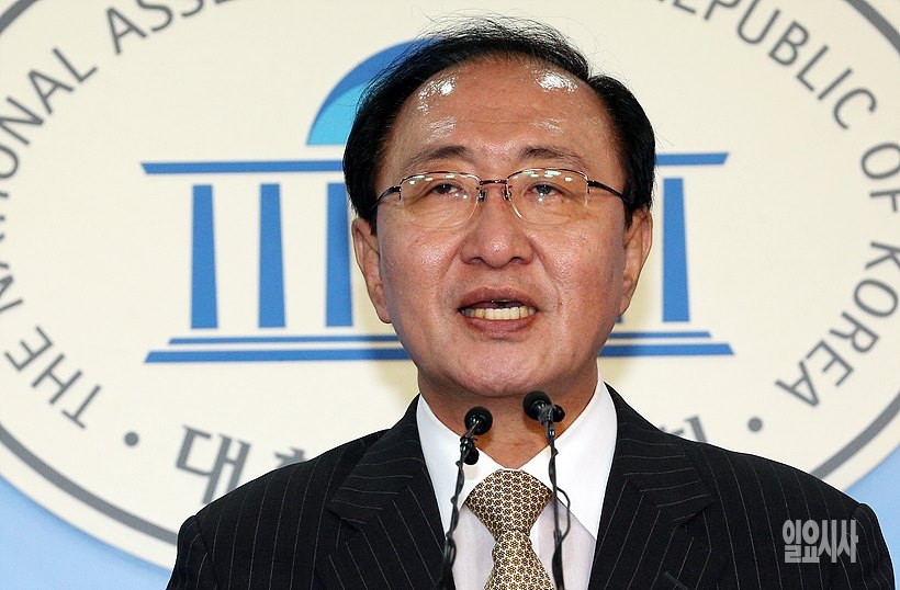 3연임하게 된 노회찬 정의당 원내대표