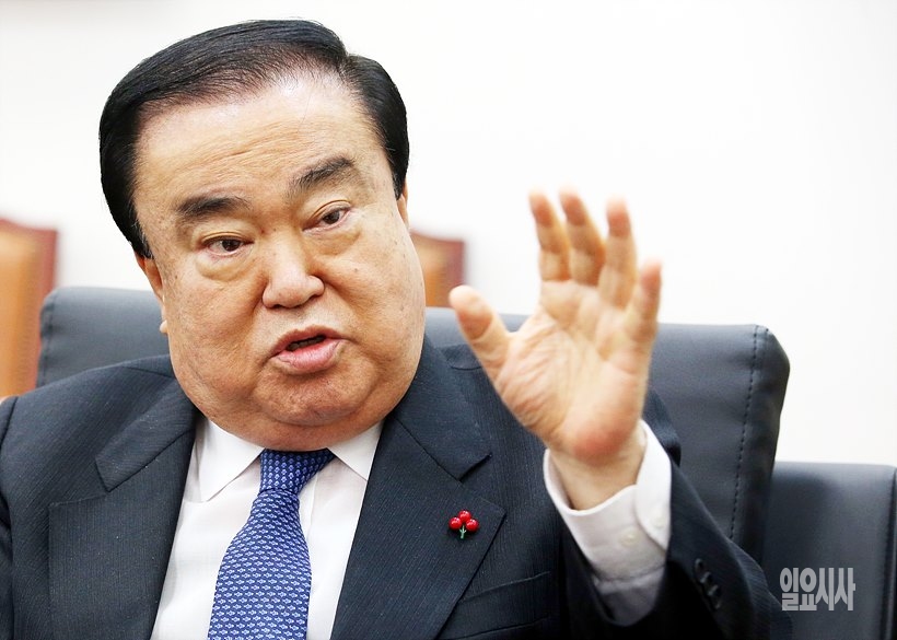대표적 친노 인사인 문희상 국회의장