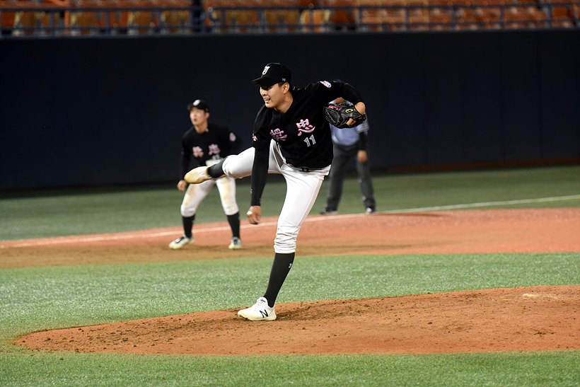192cm, 98kg의 우수한 피지컬 덕분에 그는 이미 고교 야구를 평정하고 있다.