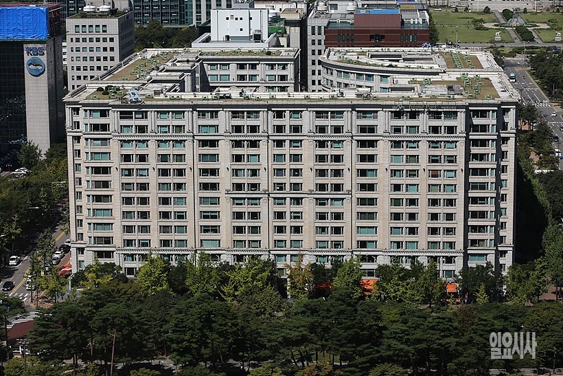 여의도의 한 건물 <본 사진은 특정기사와 직접적인 관련이 없음>