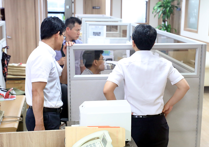 지난달 22일, 임종헌 전 법원행정처 차장 사무실 압수수색하는 검찰