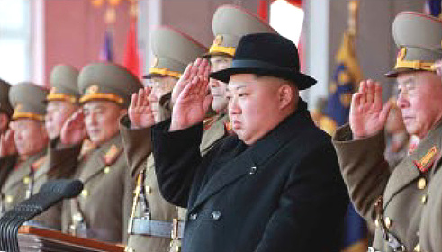 열병식 관람 중인 김정은 북한 국무위원장 <사진=노동신문>
