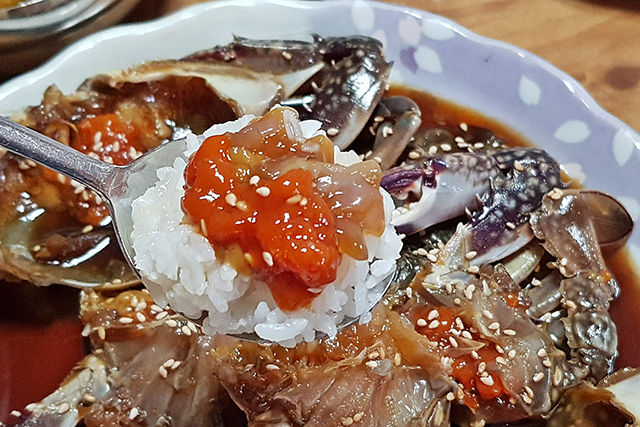 짭조름한 밥도둑 간장게장