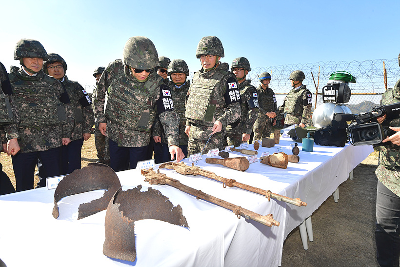 DMZ 시찰에 나선 임종석 대통령비서실장 ▲DMZ 시찰에 나선 임종석 대통령비서실장