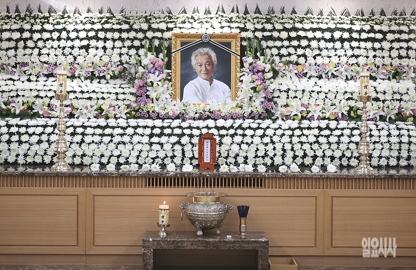 신성일씨 빈소(사진=사진공동취재단) ▲ 신성일씨 빈소(사진=사진공동취재단)