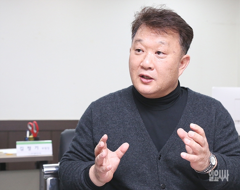 <일요시사>와 인터뷰 갖는 권오성 민주평화연구원 부원장 ▲ <일요시사>와 인터뷰 갖는 권오성 민주평화연구원 부원장