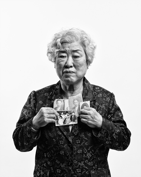 05. Eternal Family. Seo Yeongseon, 2015, Archival Pigment Print, 195x152cm ▲ 05. Eternal Family. Seo Yeongseon, 2015, Archival Pigment Print, 195x152cm
