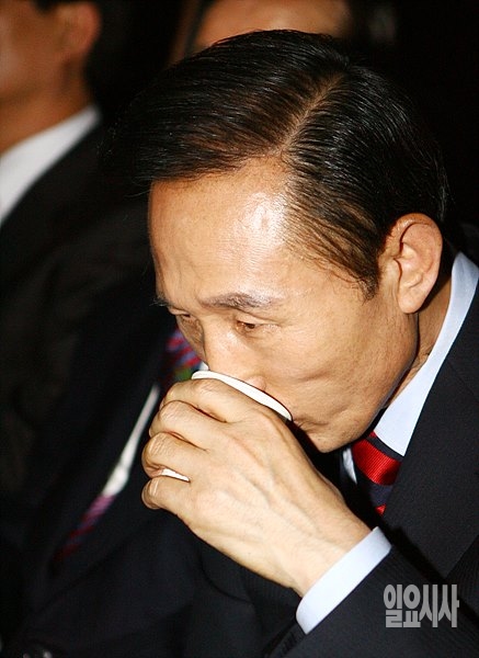 이명박 전 대통령 ▲ 이명박 전 대통령