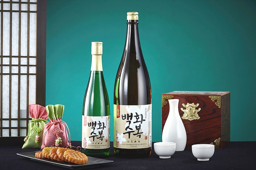 75년 전통의 대한민국 대표 청주 롯데주류 백화수복 ▲ 롯데주류 백화수복