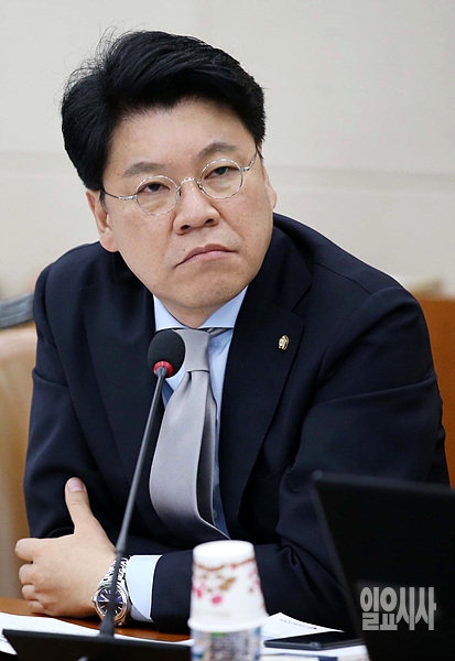 ▲ ‘아들 성매매 의혹’으로 입길에 올랐던 장제원 자유한국당 의원