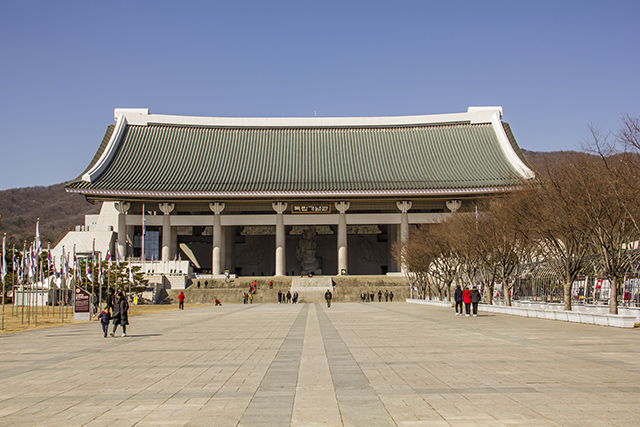 국민 모금 운동으로 건립한 독립기념관. 사진은 수덕사 대웅전을 본떠 설계한 ‘겨레의집’이다. ▲ 국민 모금 운동으로 건립한 독립기념관. 사진은 수덕사 대웅전을 본떠 설계한 ‘겨레의집’이다.